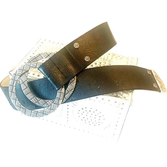 Chico's Leather Wide Belt M/L Black Double Ring Silver Buckle Adjustable Stylish - Picture 3 of 5